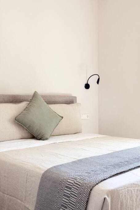 Velo Vern 3 Luxury Penthouse W Views Of City Wall Girona Exterior photo